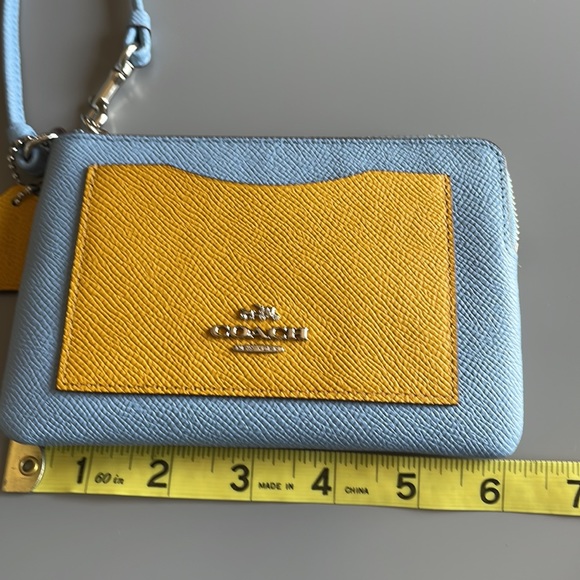NWT Coach Zip Corner Wristlet Colorblock - Picture 3 of 12